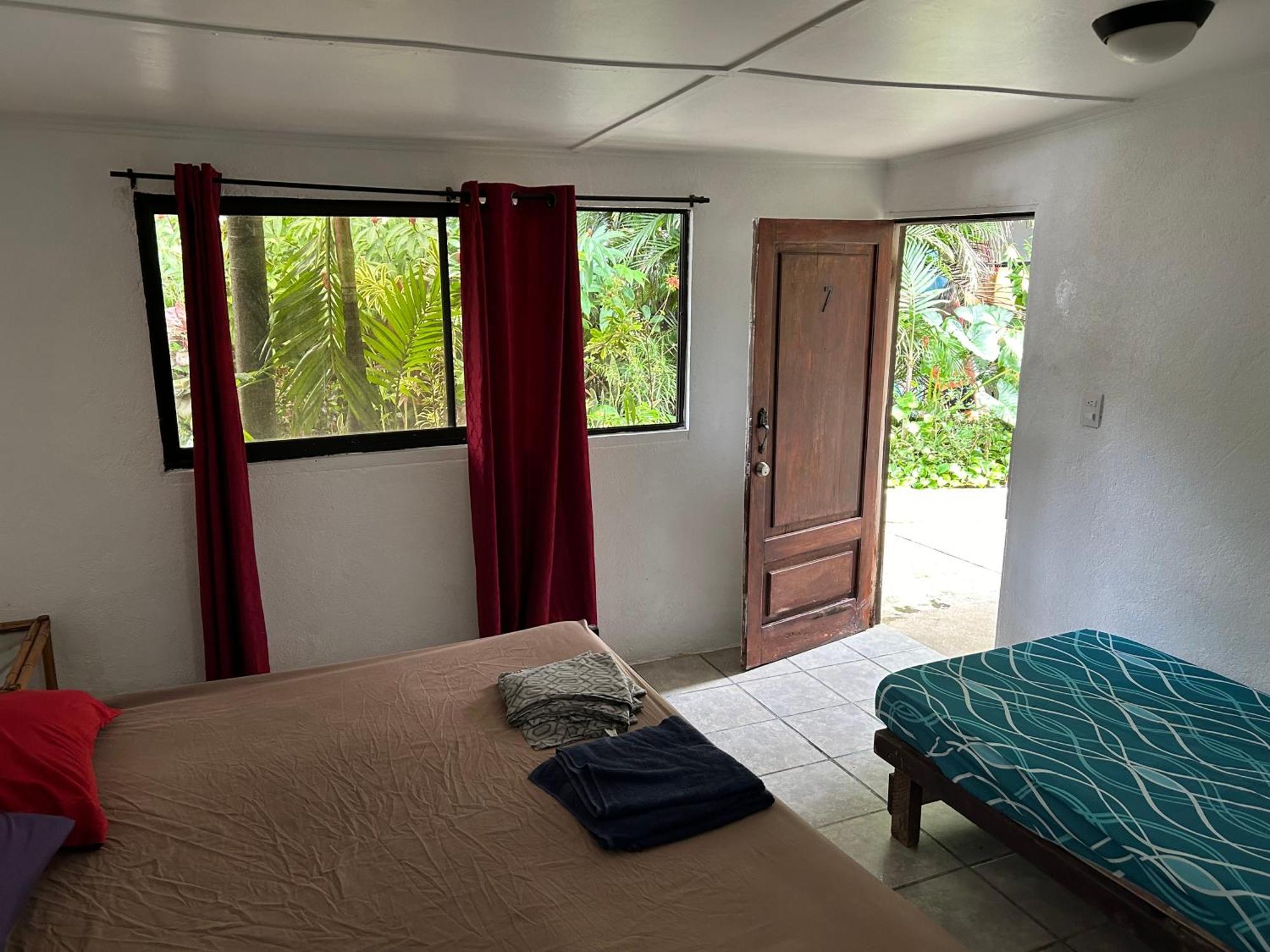Pura Vida Hostel Тамариндо Екстериор снимка