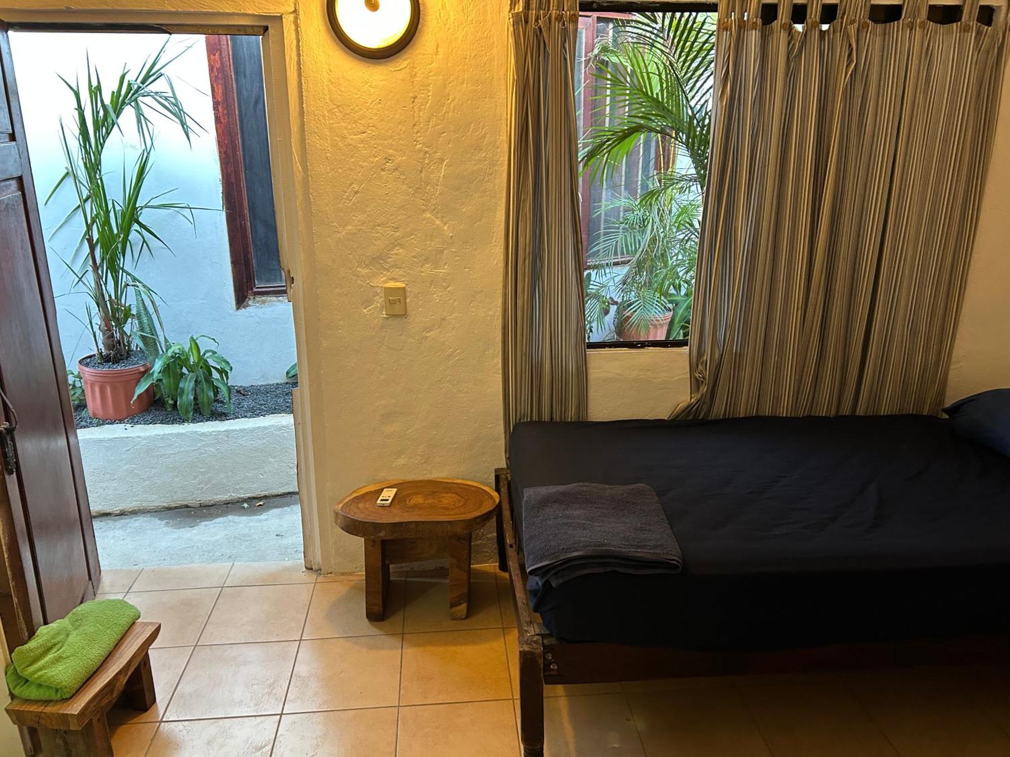 Pura Vida Hostel Тамариндо Екстериор снимка